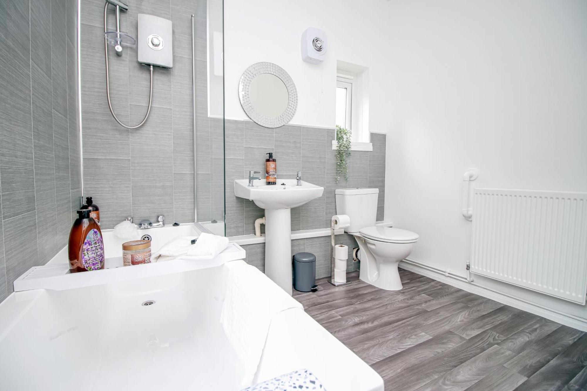 Norton Terrace Charming Home In The Beautiful Afan Forest By Staystaycations Port Talbot Exteriör bild
